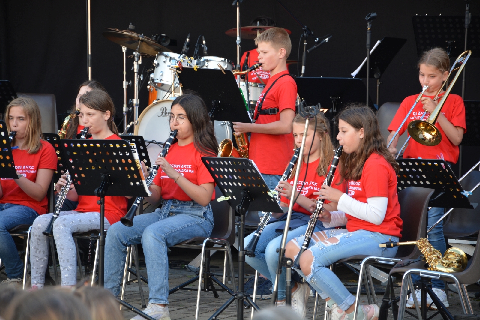 Du betrachtest gerade Hölty-Musikerinnen und -Musiker begeistern auf traditionellem Sommerkonzert