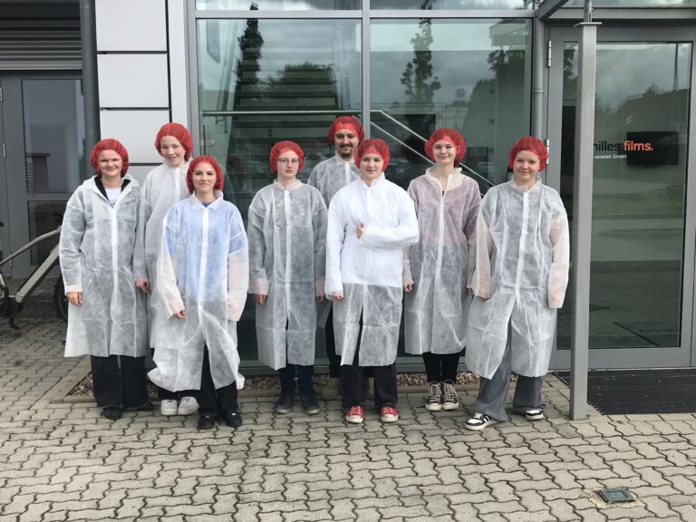Mehr über den Artikel erfahren Betriebserkundungen des 9. Jahrgangs in Celle