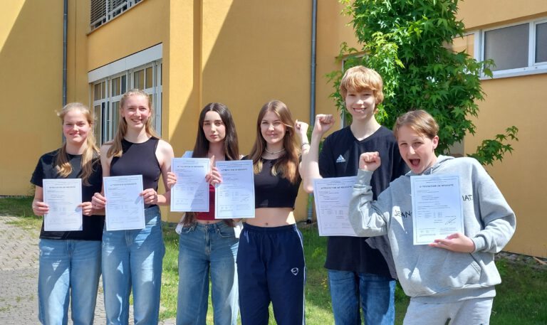 Mehr über den Artikel erfahren Hölty bietet französisches Sprachzertifikat DELF an
