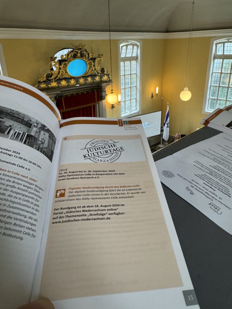 Mehr über den Artikel erfahren Fachgruppe Geschichte besucht Eröffnungsfeier <br>zu den 5. Jüdischen Kulturtagen in der Celler Synagoge