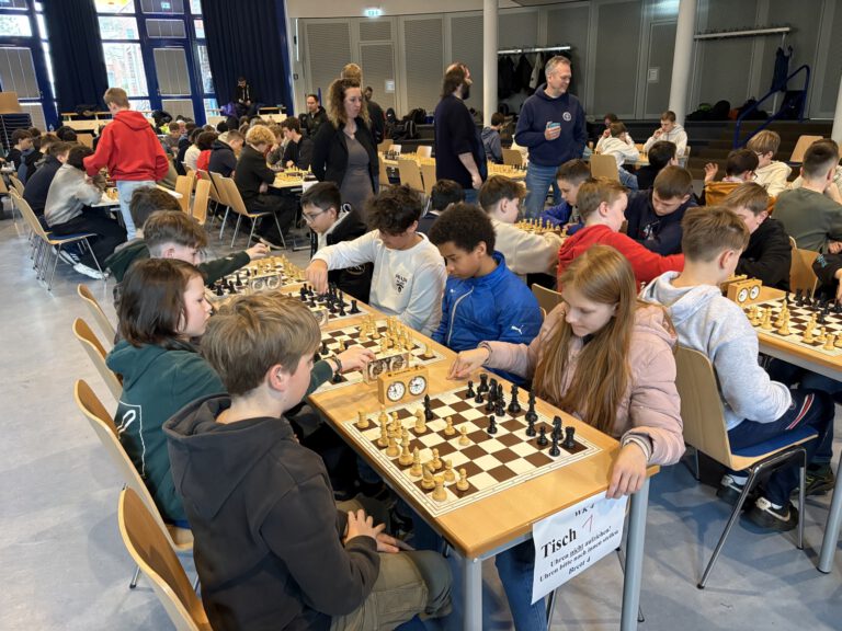 Mehr über den Artikel erfahren Bezirksmeister – Hölty-U12 beste Schachmannschaft zwischen Celle und Cuxhaven