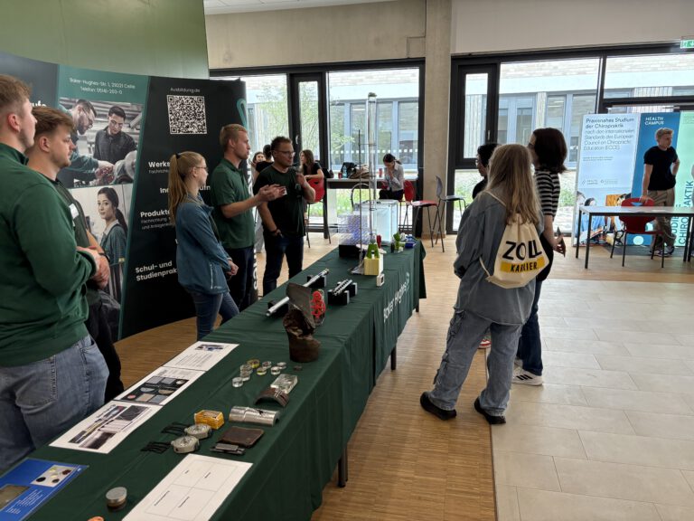 Mehr über den Artikel erfahren Berufswegeparcours am Hölty-Gymnasium: Intensiver Austausch in neuer Umgebung