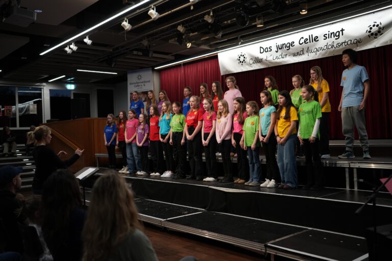 Mehr über den Artikel erfahren Vokalini und Young Voices zu Gast bei den Kinder- und Jugendchortagen