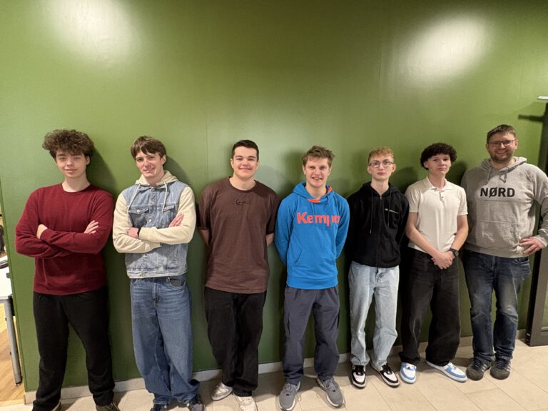 Mehr über den Artikel erfahren Kurs auf Landgewinn – Hölty-Teams schwimmen im Planspiel Börse auf Erfolgswelle