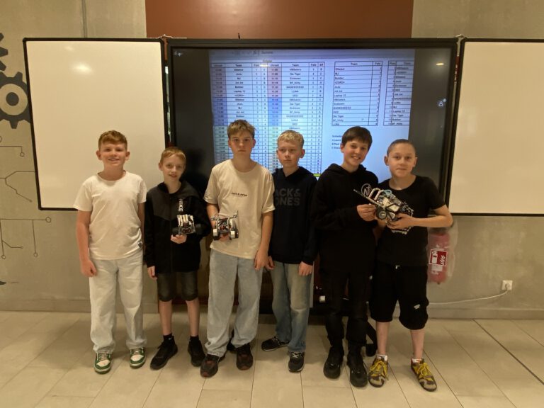 Mehr über den Artikel erfahren Celle Mindstorms Challenge erstmals in Hambühren – Hölty-Teams erneut ganz vorne