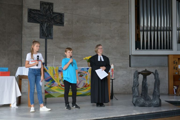 Mehr über den Artikel erfahren Alles muss klein beginnen – Einschulungsgottesdienst des Hölty-Gymnasiums