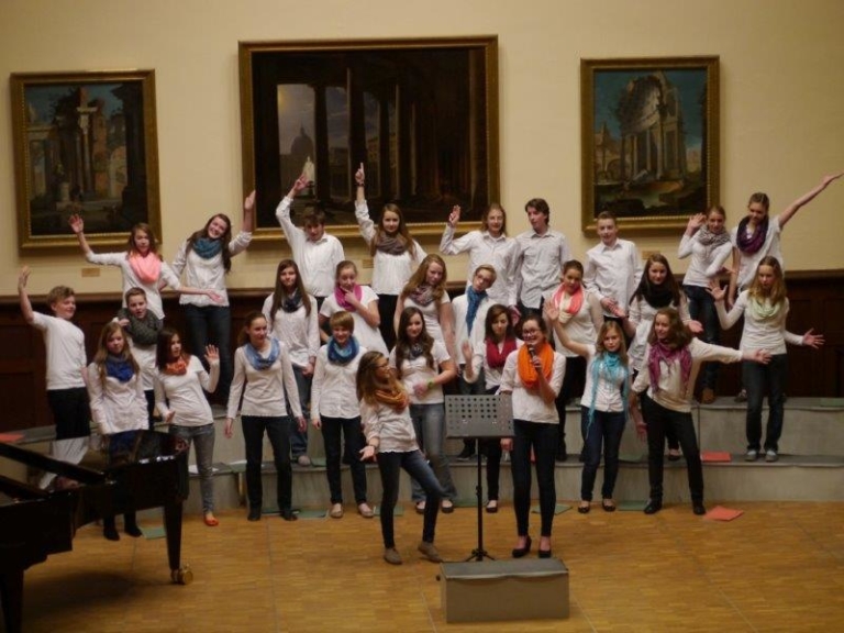 Mehr über den Artikel erfahren „Sing and Swing“ mit den Young Voices