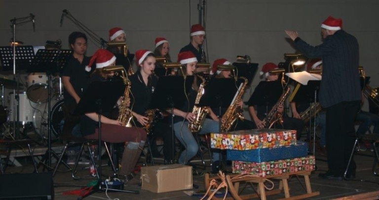 Mehr über den Artikel erfahren 500 Besucher beim Weihnachtskonzert am Hölty-Gymnasium