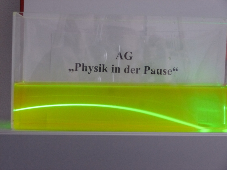 Mehr über den Artikel erfahren AG Physik in der Pause