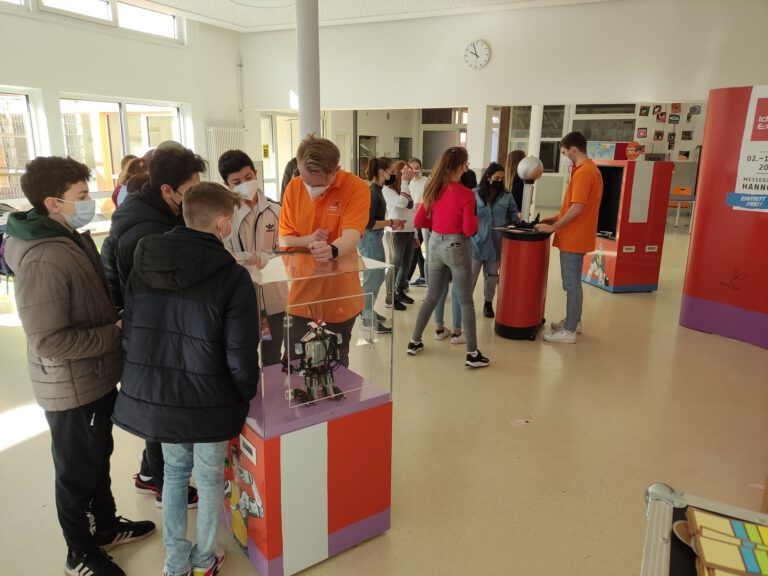 Mehr über den Artikel erfahren Die Ideenexpo stellt sich vor: Die Road-Show zu Gast am Hölty