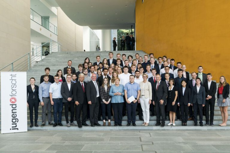 Mehr über den Artikel erfahren Hölty-Schüler zu Gast bei Bundeskanzlerin Angela Merkel