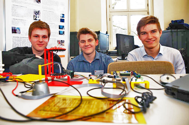 Mehr über den Artikel erfahren Hölty-Schüler erreichen Landesieg bei Jugend forscht