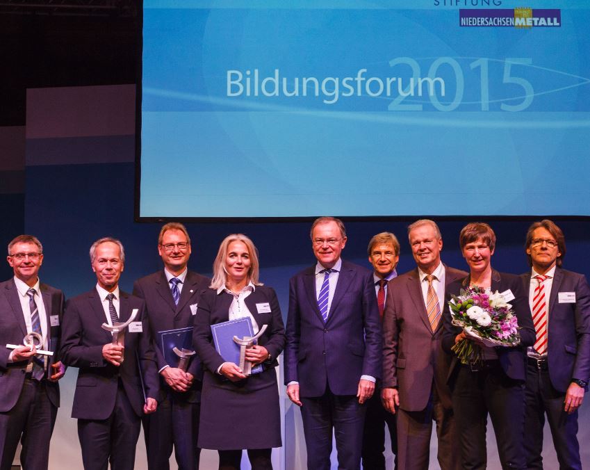 Du betrachtest gerade Herr Bach erhielt Preis der Stiftung NiedersachsenMetall