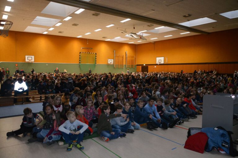 Mehr über den Artikel erfahren Toller Abschluss am Ende des Jahres: die Schulversammlung vor Weihnachten
