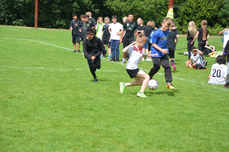 Mehr über den Artikel erfahren Höltyanerinnen und Höltyaner versammeln sich zum Sportfest