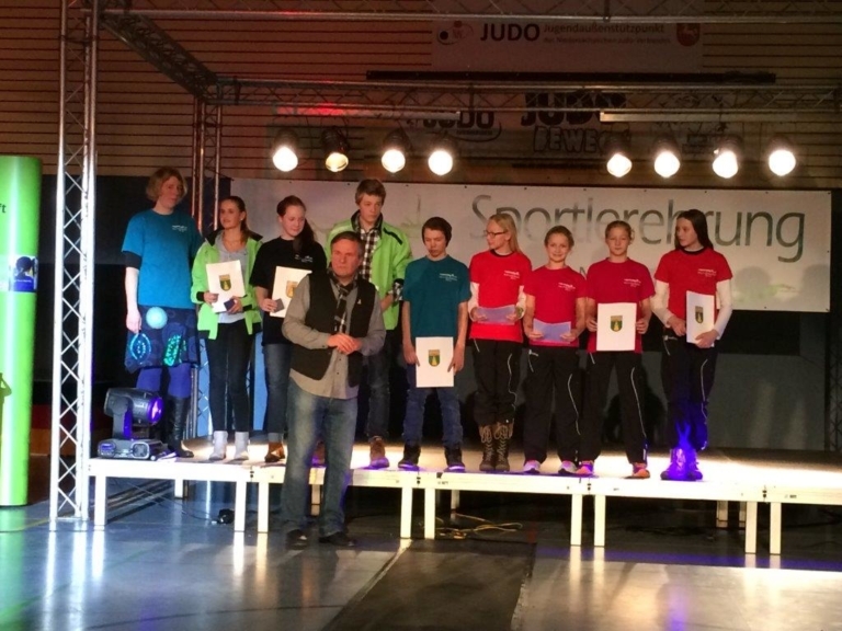 Mehr über den Artikel erfahren Sportlerehrung am 13.02.2015 in Nienhagen
