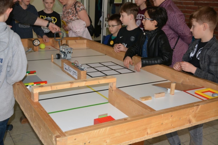 Mehr über den Artikel erfahren Reger Andrang beim Tag der offenen Tür am Hölty-Gymnasium