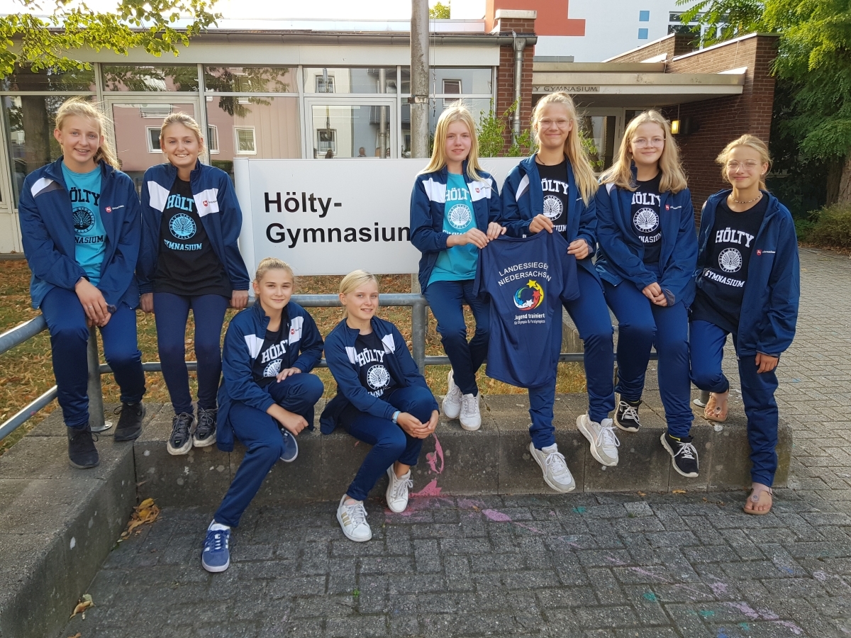 Du betrachtest gerade Hölty-Schwimmerinnen auf dem Weg zum Bundesfinale nach Berlin